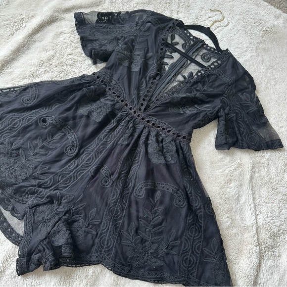 Lace romper with back zipper - Picture 8 of 8